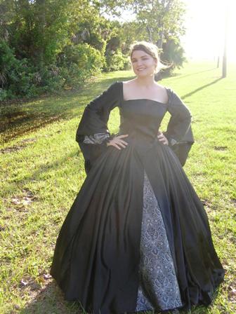 Simplicity 2589 Black Silver Tudor Gown