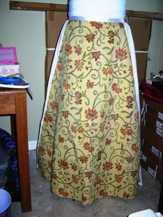Simplicity 2589 Tudor Gown Underskirt Kirtle