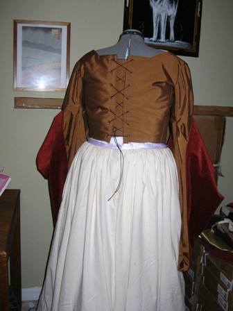 Tudor Gown Simplicity 2589